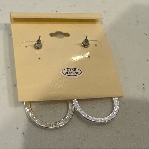 NWT 2 packs - 4 total pairs of silver tone earrings. Classic Hoop style 3 sizes - Picture 8 of 10